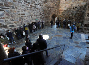 Guías Bierzo en una visita guiada al Castillo de los Templarios