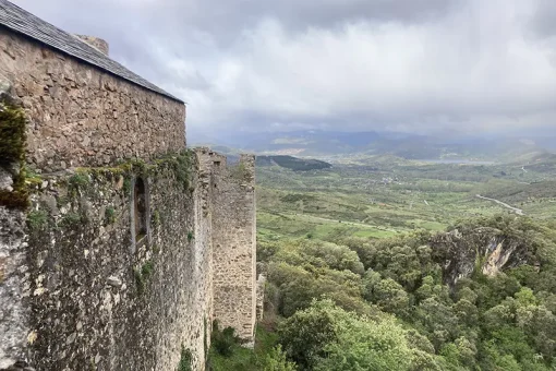 Fachada del Castillo de Cornatel